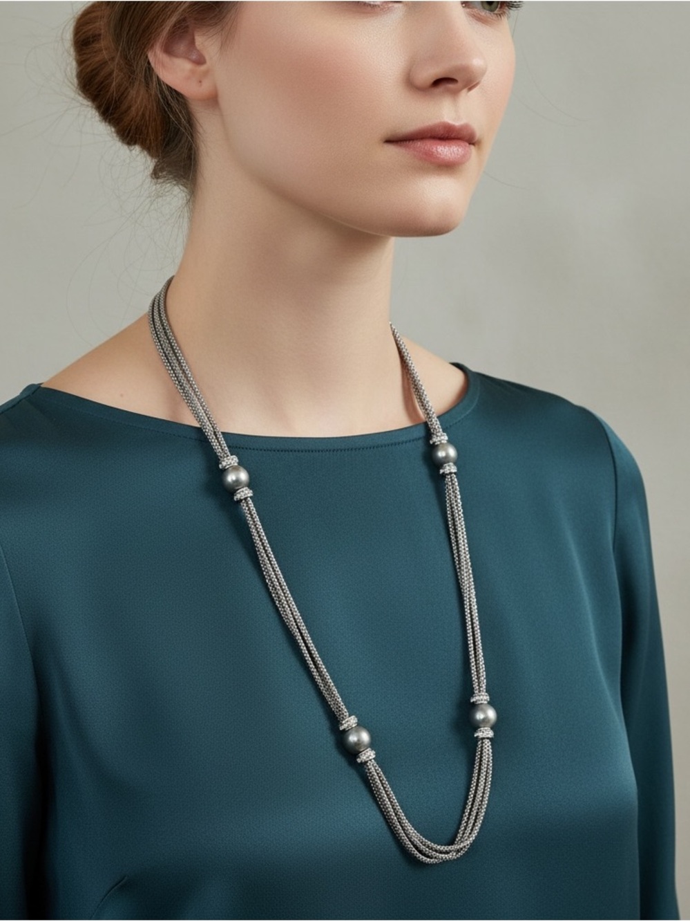 Premier Designs Silver Pearls‎ & Rhinestones Necklace